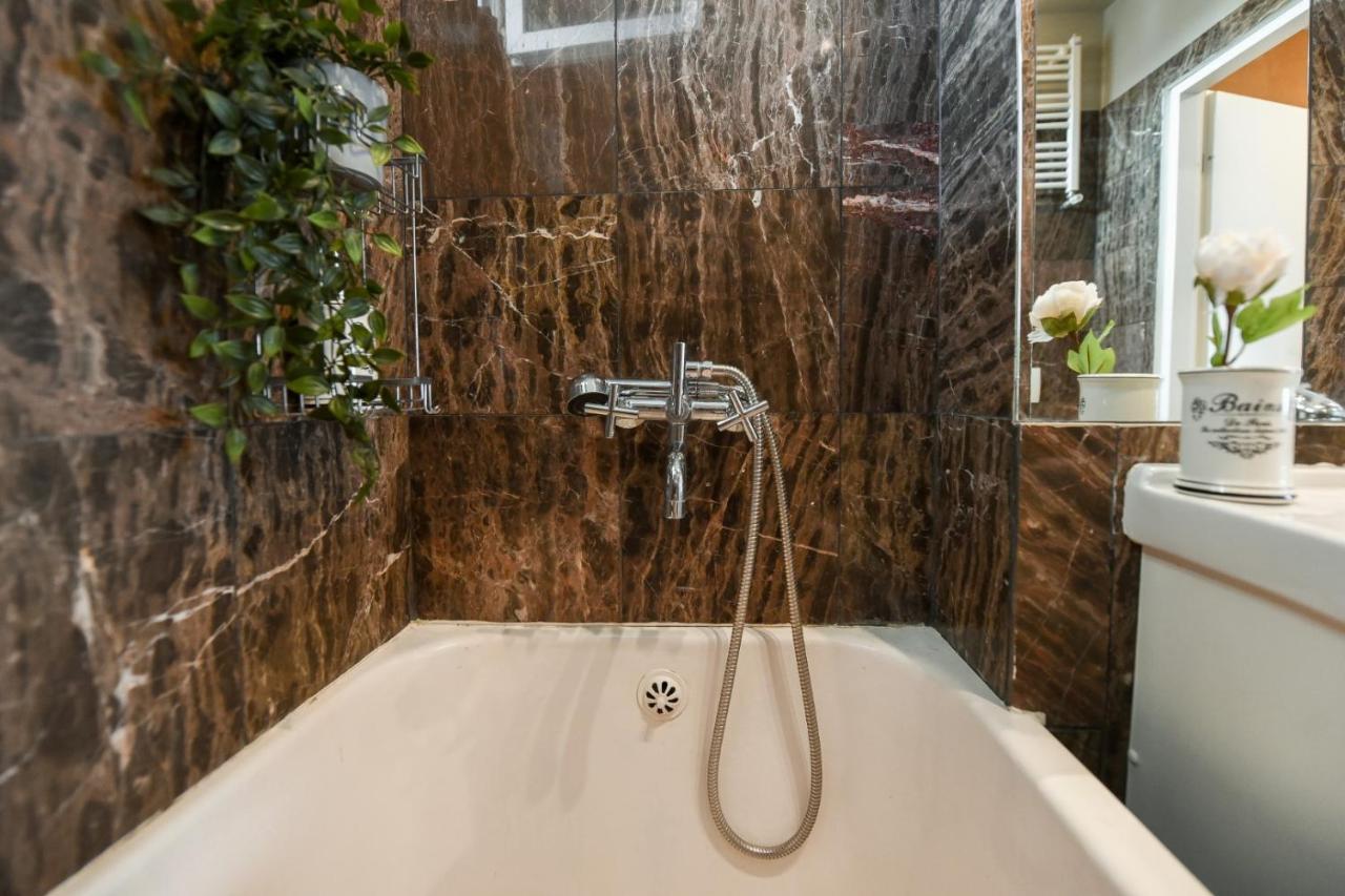 New - Elegant Duplex With Amazing View & Balcony - Homey Residence Bucarest Extérieur photo